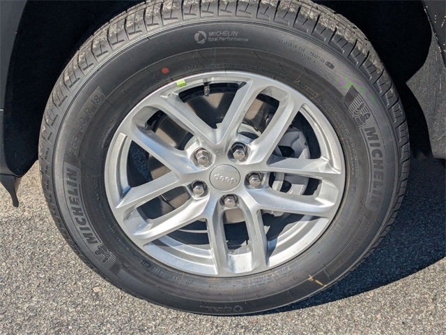 2025 Jeep Grand Cherokee GRAND CHEROKEE LAREDO X 4X2