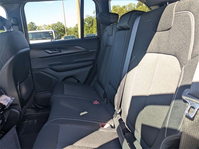 2025 Jeep Grand Cherokee GRAND CHEROKEE LAREDO X 4X2