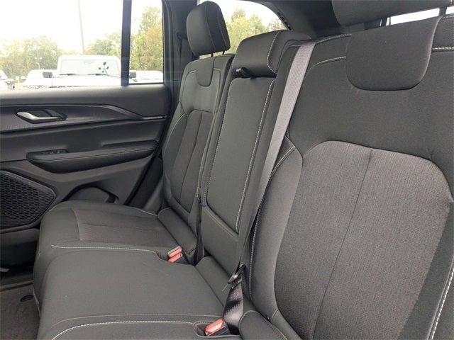 2025 Jeep Grand Cherokee GRAND CHEROKEE LAREDO X 4X2