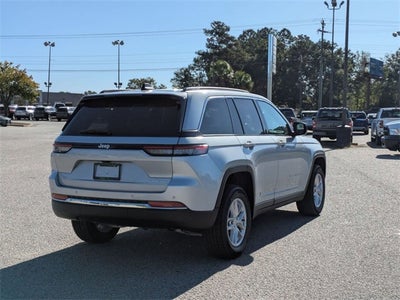 2025 Jeep Grand Cherokee GRAND CHEROKEE LAREDO X 4X2
