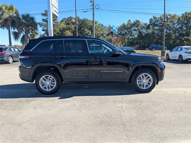 2025 Jeep Grand Cherokee GRAND CHEROKEE LAREDO X 4X2