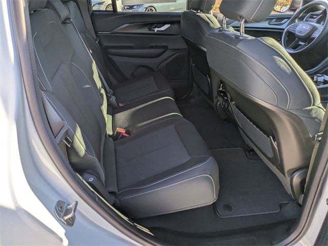 2025 Jeep Grand Cherokee GRAND CHEROKEE LAREDO X 4X2