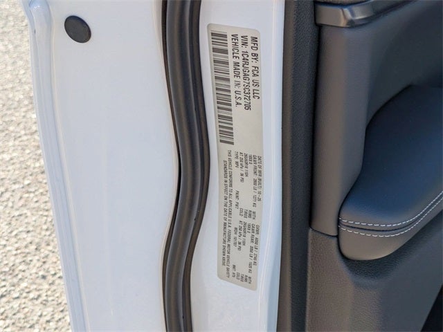 2025 Jeep Grand Cherokee GRAND CHEROKEE LAREDO X 4X2