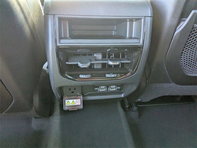 2025 Jeep Grand Cherokee GRAND CHEROKEE LAREDO X 4X2