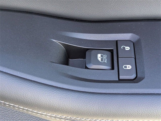 2025 Jeep Grand Cherokee GRAND CHEROKEE LAREDO X 4X2