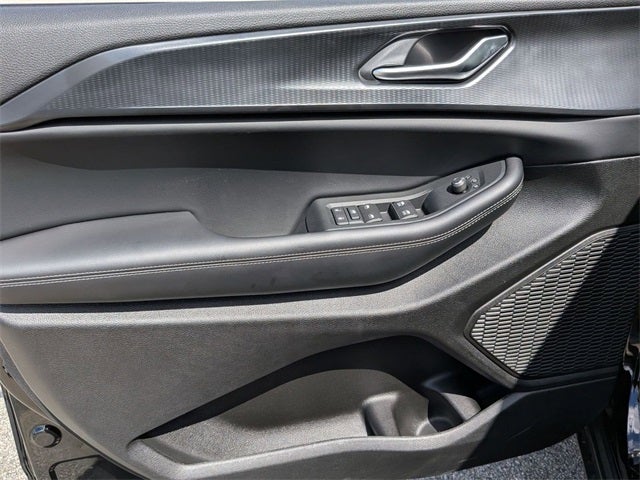 2025 Jeep Grand Cherokee GRAND CHEROKEE L LAREDO X 4X2