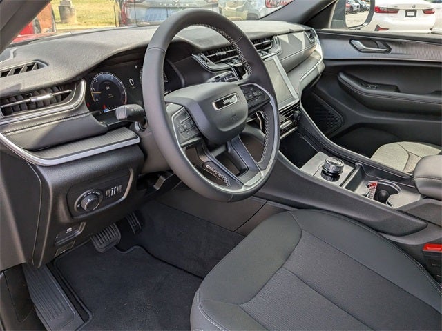 2025 Jeep Grand Cherokee GRAND CHEROKEE L LAREDO X 4X2