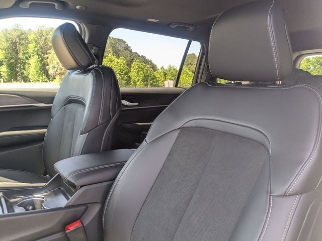 2026 Jeep Grand Cherokee GRAND CHEROKEE L LAREDO ALTITUDE 4X2