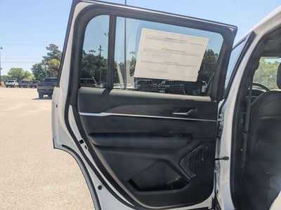 2026 Jeep Grand Cherokee GRAND CHEROKEE L LAREDO ALTITUDE 4X2