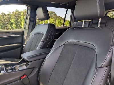 2026 Jeep Grand Cherokee GRAND CHEROKEE L LAREDO ALTITUDE 4X2