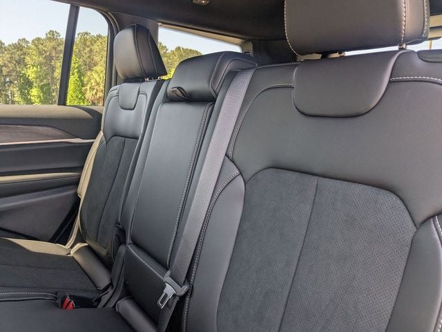 2026 Jeep Grand Cherokee GRAND CHEROKEE L LAREDO ALTITUDE 4X2