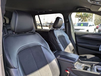 2024 Jeep Grand Cherokee L Altitude 4x4