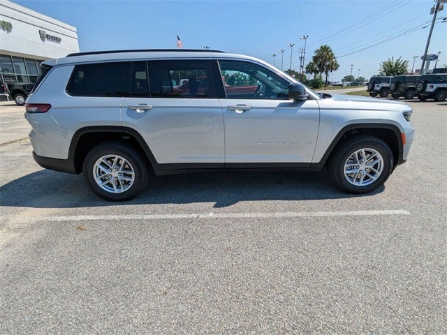 2025 Jeep Grand Cherokee GRAND CHEROKEE L LAREDO X 4X4