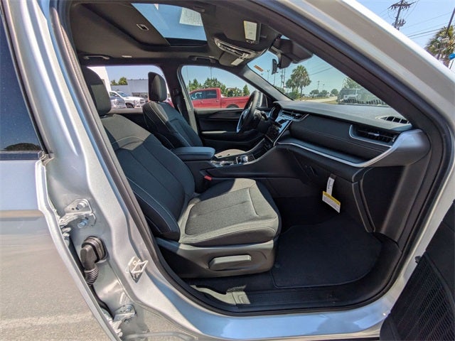 2025 Jeep Grand Cherokee GRAND CHEROKEE L LAREDO X 4X4