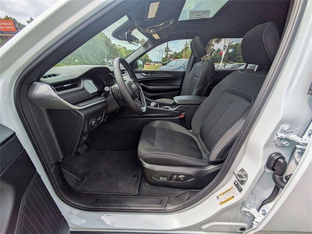 2025 Jeep Grand Cherokee GRAND CHEROKEE L LAREDO X 4X4