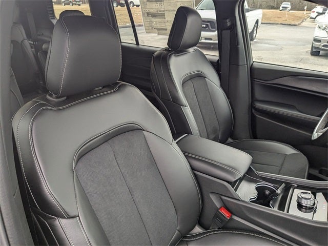 2024 Jeep Grand Cherokee GRAND CHEROKEE L ALTITUDE 4X4