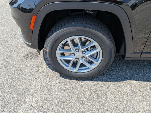 2025 Jeep Grand Cherokee GRAND CHEROKEE L LAREDO X 4X4