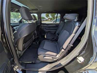 2025 Jeep Grand Cherokee GRAND CHEROKEE L LAREDO X 4X4