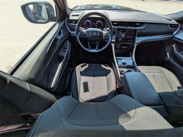 2025 Jeep Grand Cherokee GRAND CHEROKEE L LAREDO X 4X4