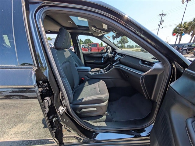 2025 Jeep Grand Cherokee GRAND CHEROKEE L LAREDO X 4X4