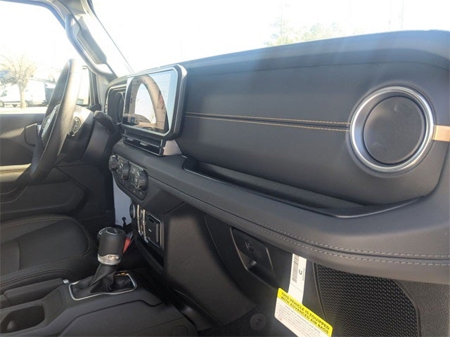 2026 Jeep Gladiator GLADIATOR SAHARA 4X4