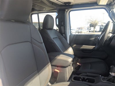 2026 Jeep Gladiator GLADIATOR SAHARA 4X4