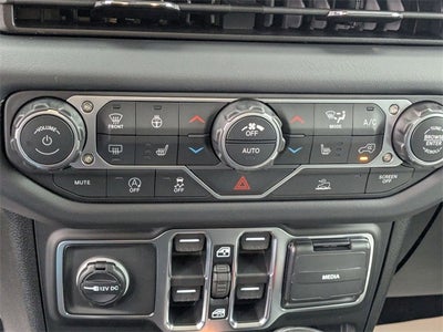 2026 Jeep Gladiator GLADIATOR SAHARA 4X4