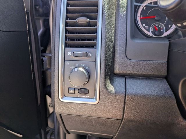 2024 RAM 1500 Classic Warlock Crew Cab 4x2 5'7' Box