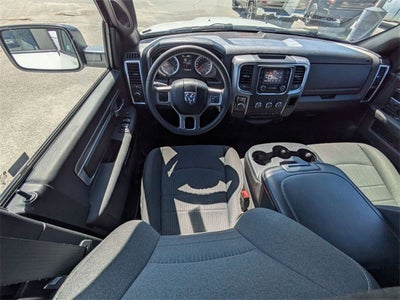 2024 RAM 1500 Classic Warlock Crew Cab 4x2 5'7' Box