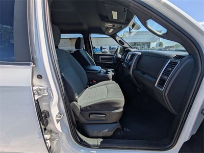 2024 RAM 1500 Classic Warlock Crew Cab 4x2 5'7' Box