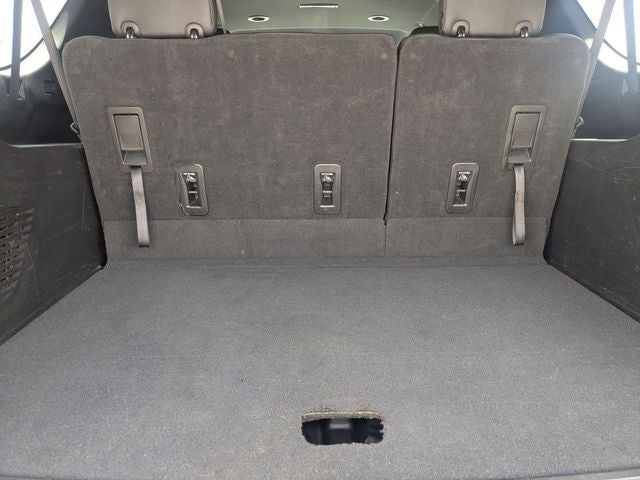 2023 Chevrolet Suburban 2WD LT