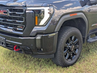 2024 GMC Sierra 2500HD 4WD Crew Cab Standard Bed AT4