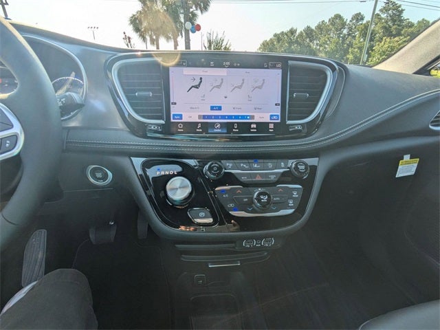 2025 Chrysler Pacifica PACIFICA SELECT