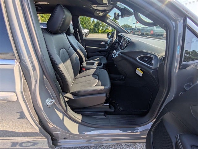 2025 Chrysler Pacifica PACIFICA SELECT