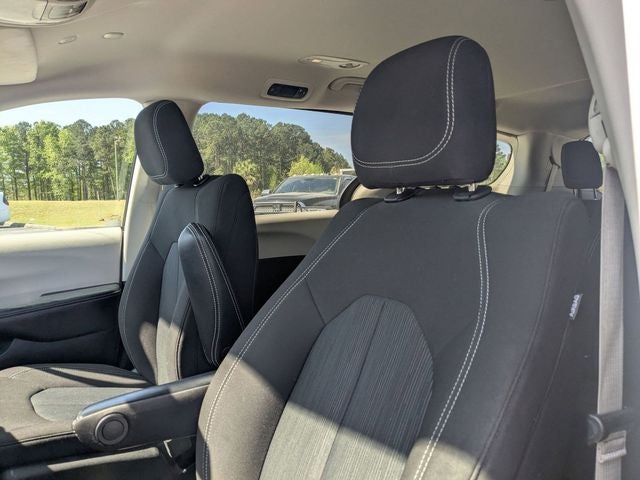 2021 Chrysler Voyager LX