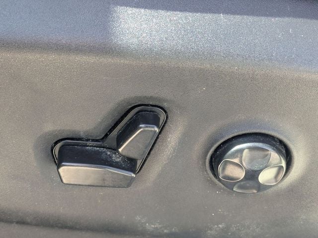 2021 Chrysler Voyager LX