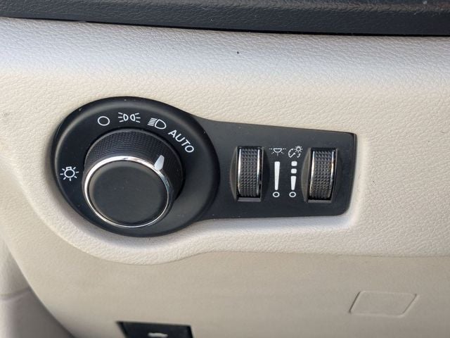 2021 Chrysler Voyager LX