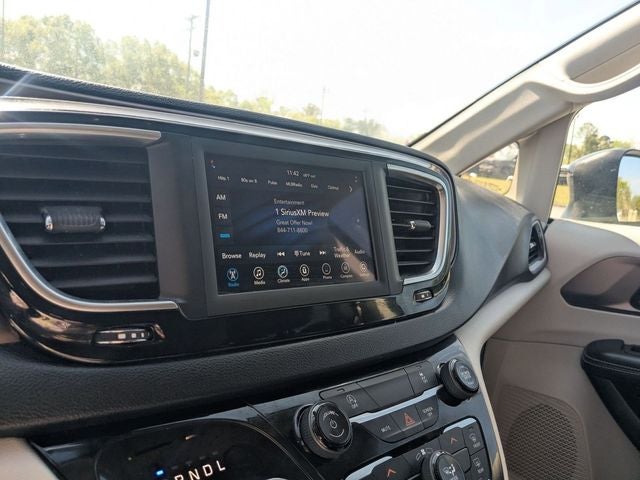 2021 Chrysler Voyager LX