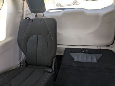 2021 Chrysler Voyager LX