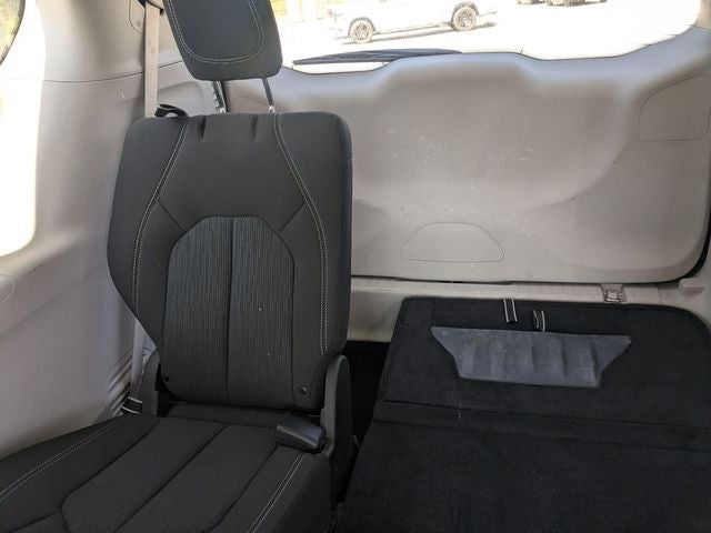 2021 Chrysler Voyager LX