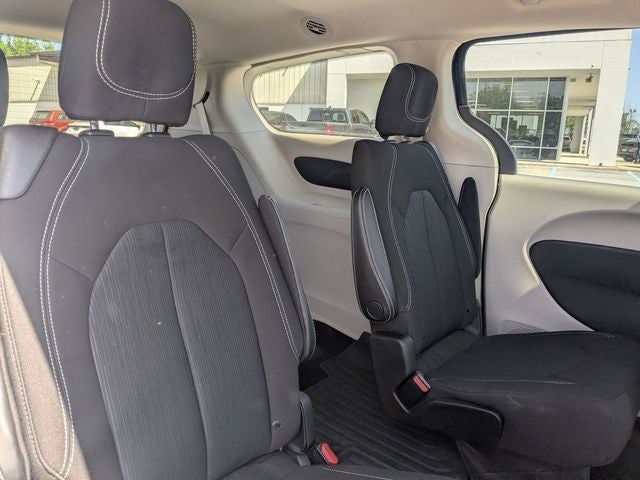 2021 Chrysler Voyager LX