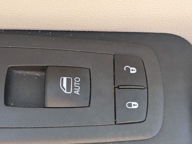 2021 Chrysler Voyager LX