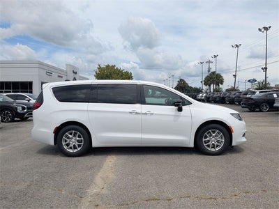 2026 Chrysler Voyager VOYAGER LX