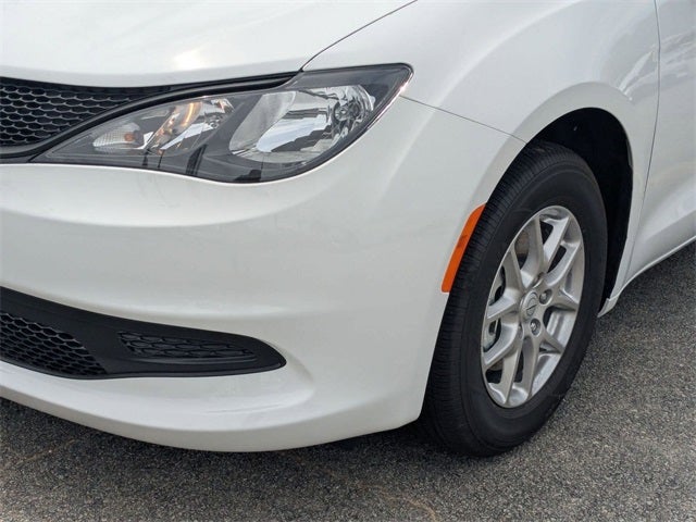 2026 Chrysler Voyager VOYAGER LX