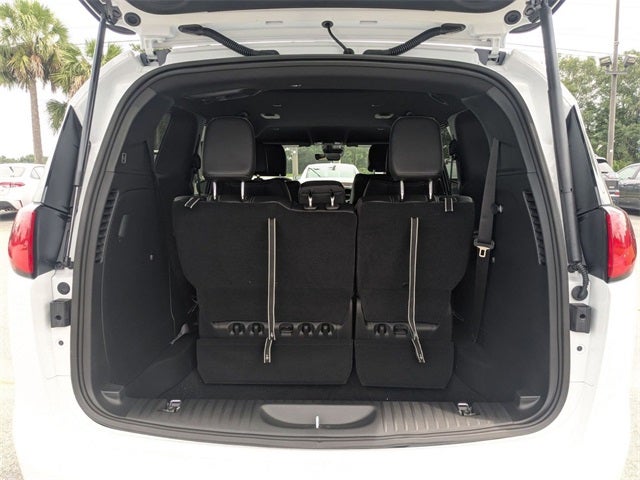 2026 Chrysler Voyager VOYAGER LX