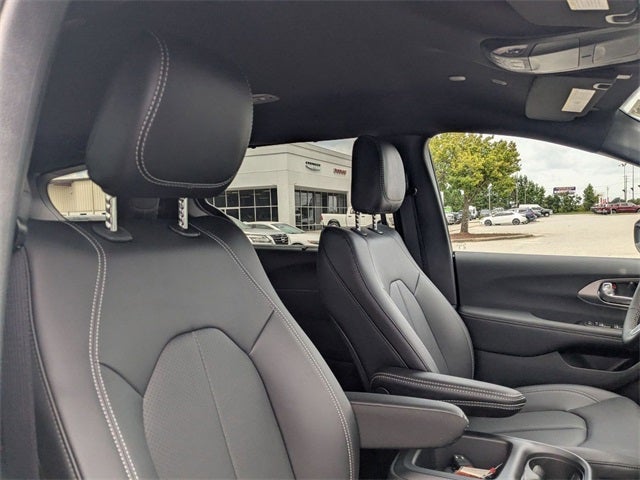 2026 Chrysler Voyager VOYAGER LX