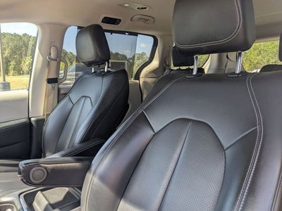 2021 Chrysler Voyager LXI