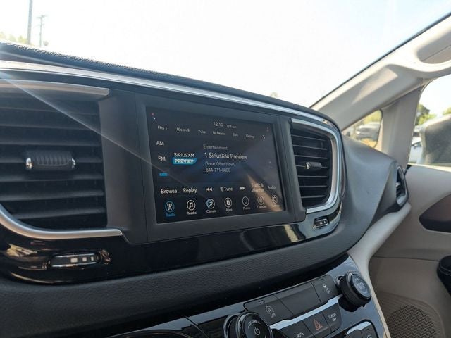 2021 Chrysler Voyager LXI