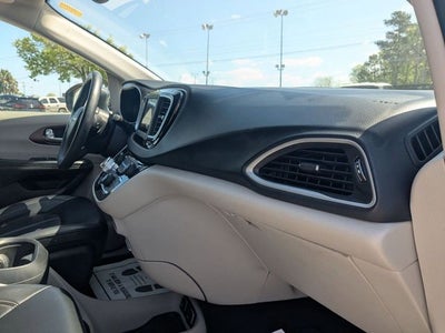 2021 Chrysler Voyager LXI