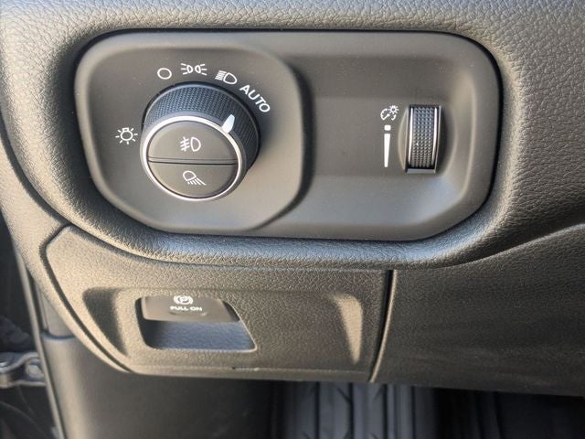 2026 RAM 1500 RAM 1500 WARLOCK CREW CAB 4X4 5'7' BOX